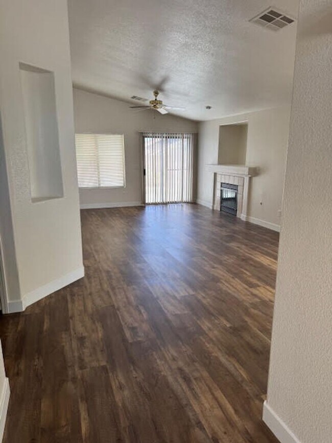 Building Photo - Nice Single Story Home in the Summerlin Area