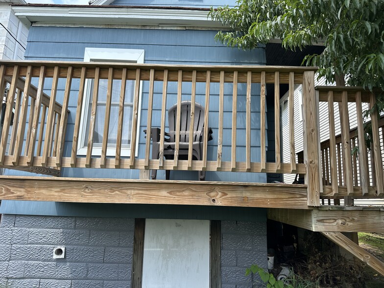 Building Photo - 1052 9th Ave