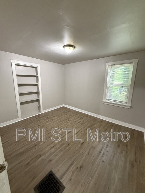 Building Photo - 6170 Emerald Ave
