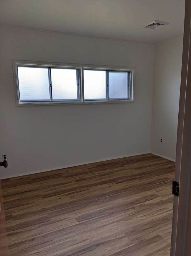 Building Photo - 17 Montvale Rd