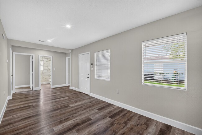 Building Photo - 5217 Pomander Rd