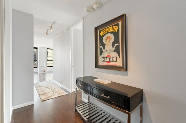 Building Photo - 405 N WABASH Ave