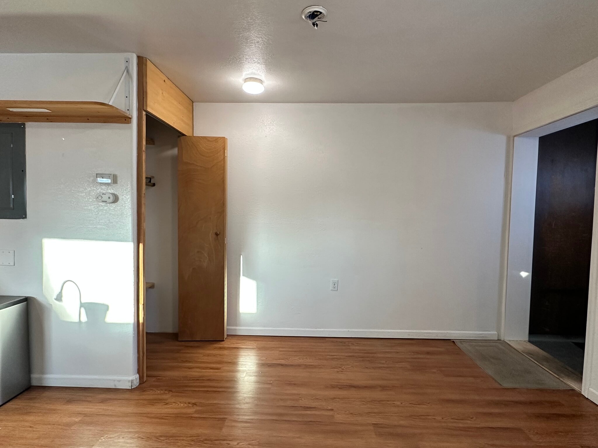 Building Photo - 729 9th Ave