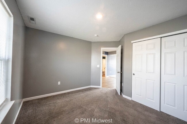 Building Photo - 3975 Fenwick Ln