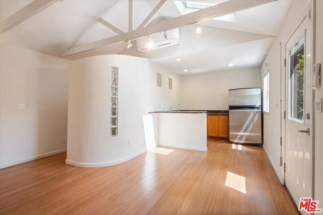 Building Photo - 4385 Camellia Ave