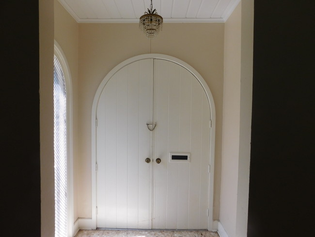Door Entrance - 1308 Kendlewood Ave