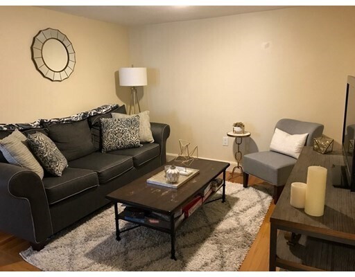 Building Photo - 137 Peterborough St