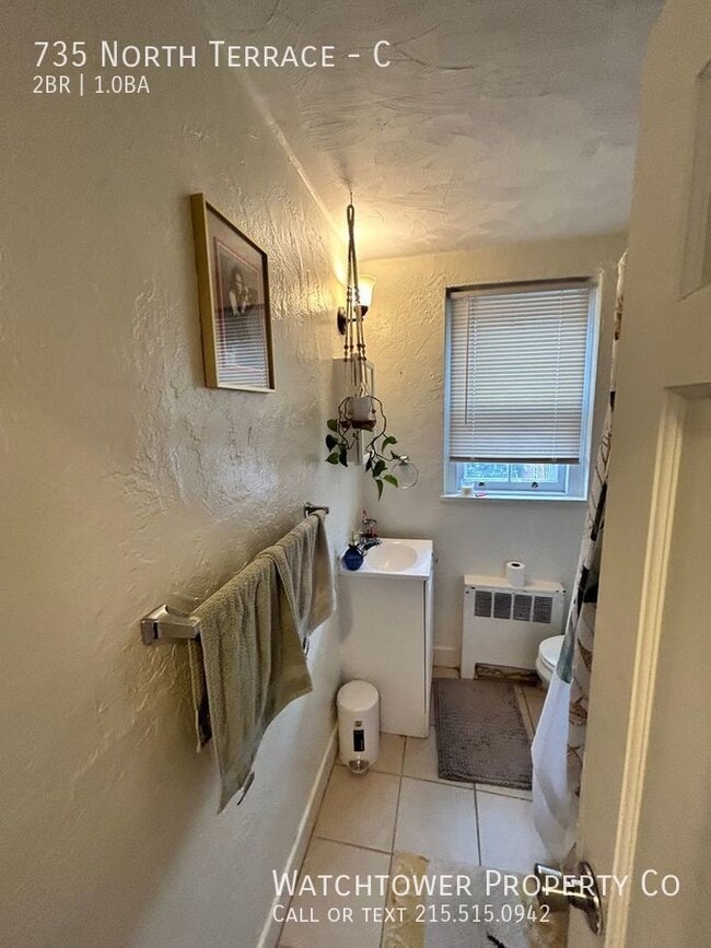 Building Photo - 735 North Terrace