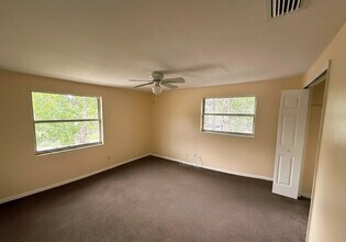 Building Photo - 6064 Longchamp Dr