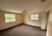 Building Photo - 6064 Longchamp Dr