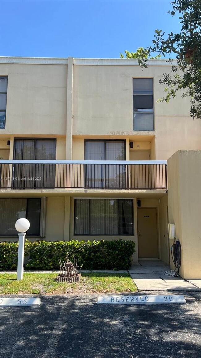 Building Photo - 8711 SW 30th St
