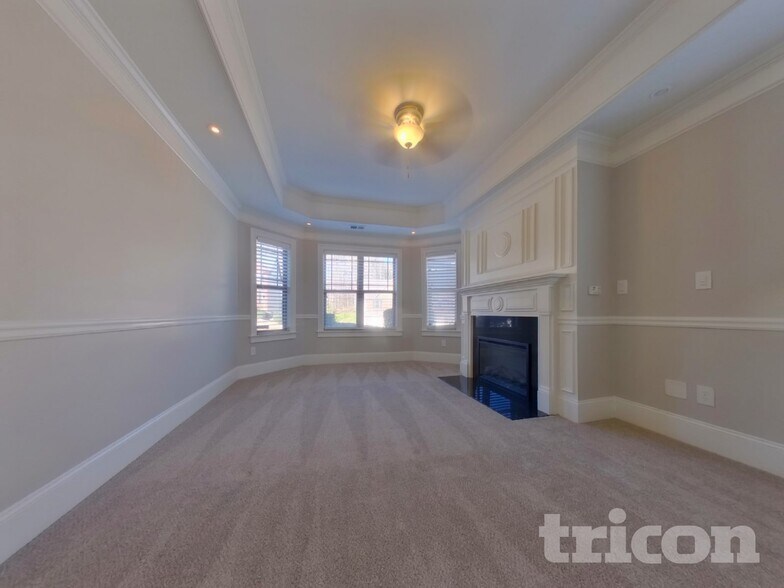 Building Photo - 4617 Town Manor Dr