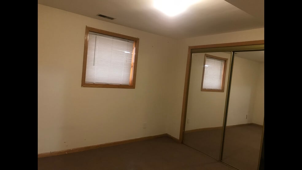 Building Photo - 5218 S Kilbourn Ave