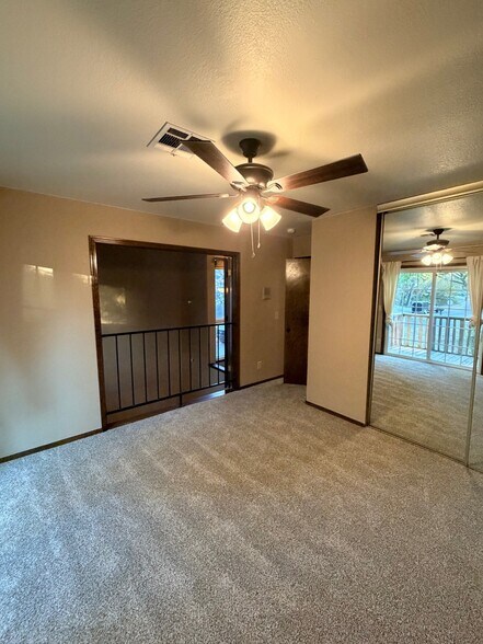 Building Photo - 1820 Windhill Ave