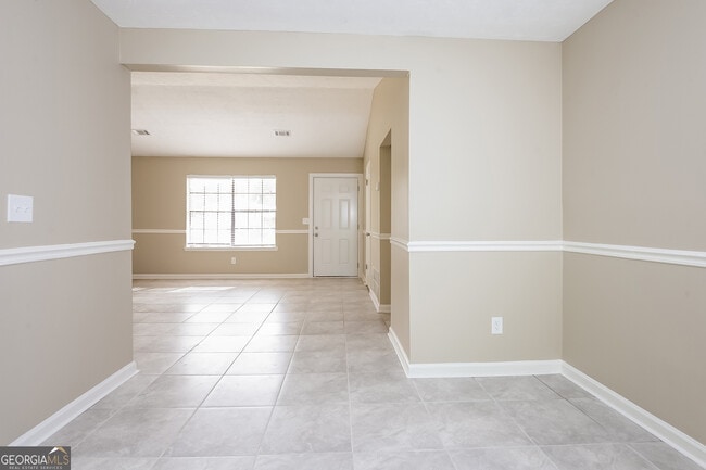 Building Photo - 5722 Phillips Dr