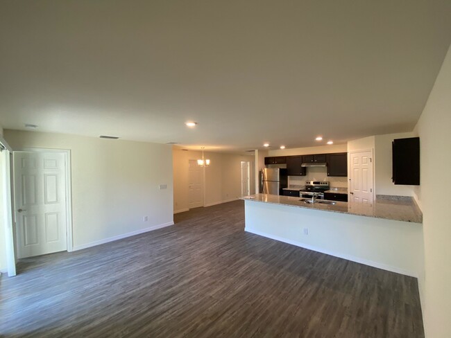 Building Photo - Beautiful NEW Duplex for Rent in Punta Gorda!