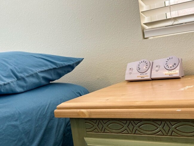 Building Photo - COMING SOON! * RARE OPPORTUNITY * SENIOR (55+) ROOM FOR RENT IN PRISTINE GATED COMMUNITY IN MENIFEE!