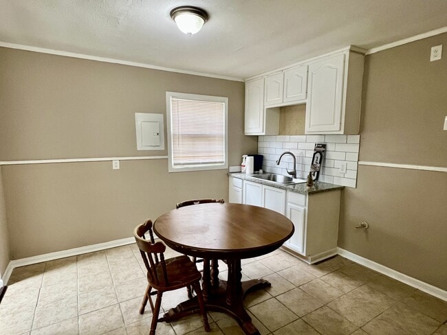 Building Photo - 5152 Enterprise St