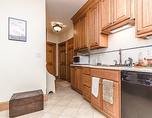 Building Photo - 137 Charles St