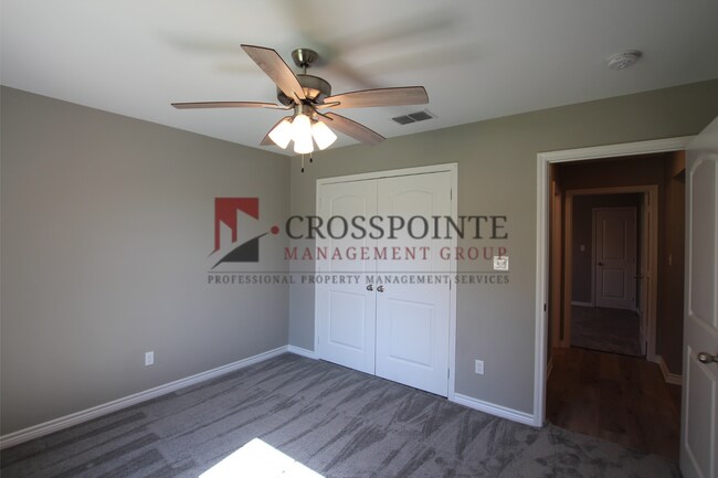 Building Photo - Beautiful 3 Bedroom 2 Bathroom Townhouse in South Tyler! Now offering 1st full month rent free!