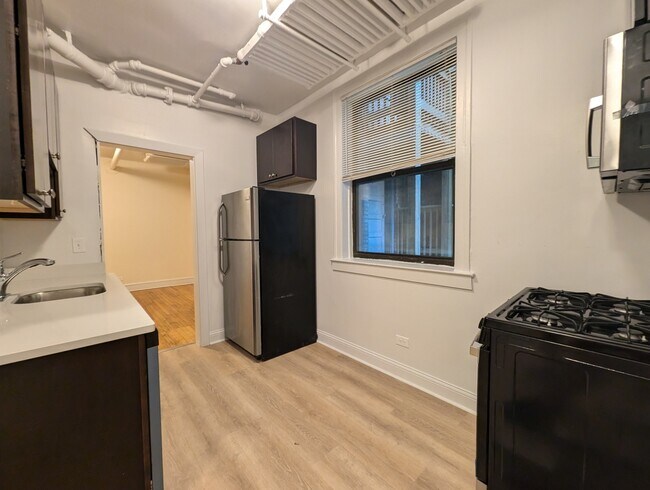 Building Photo - 2330 N Spaulding Ave