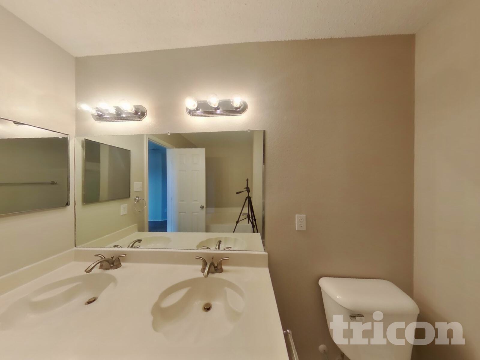 Building Photo - 5021 Village Stone Ct