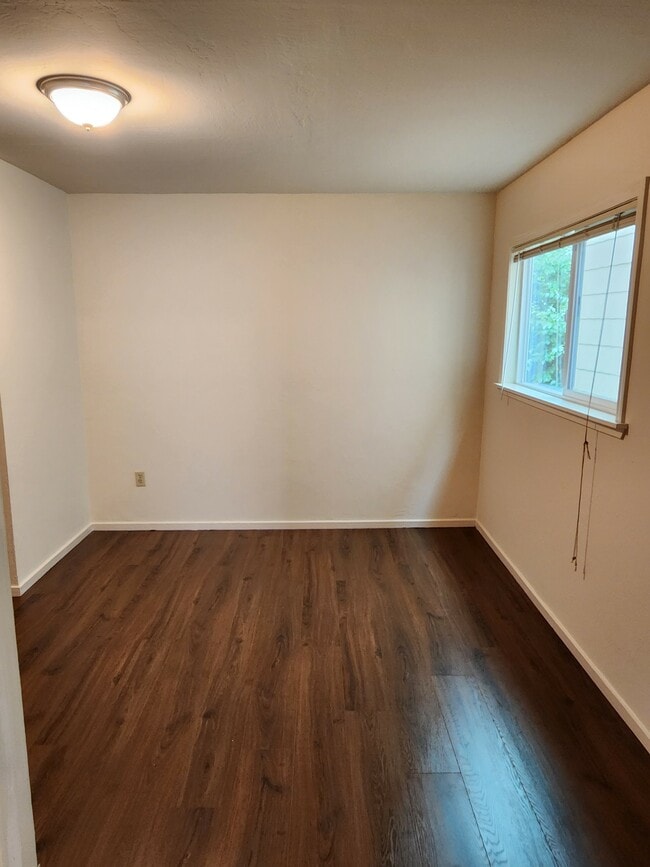 Building Photo - 1810 Bush St