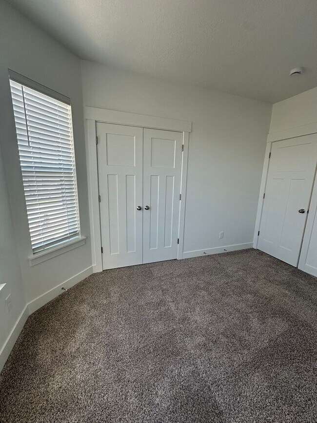 Building Photo - BRAND NEW Condo in Herriman!!!