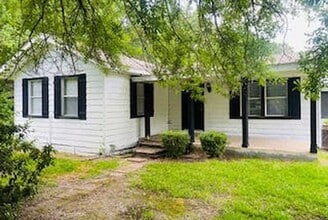 Building Photo - Ocean Springs 3 Bedroom