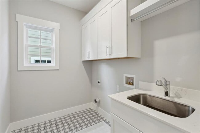 Building Photo - 1009 Fendley St