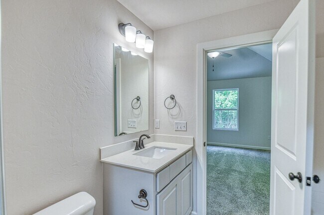 Building Photo - 932 Varenna Ct