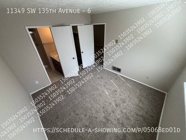 Building Photo - 11349 SW 135th Ave