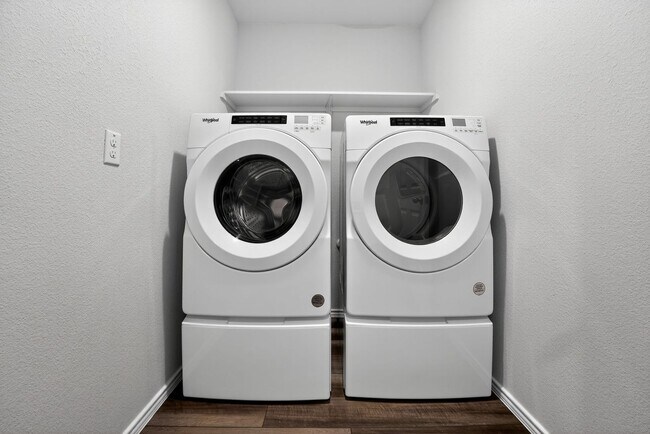 Building Photo - FOR LEASE – BRAND NEW 3 BED HOME IN JARRELL, TX!