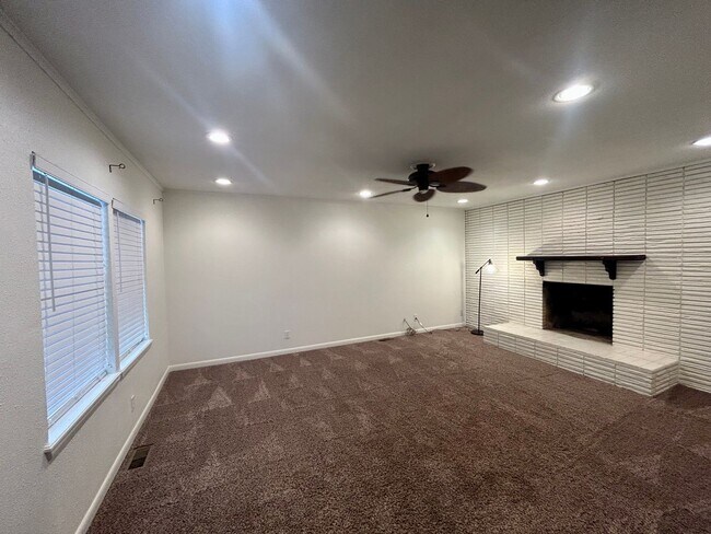 Building Photo - Beautiful updated Midtown home in the loved Lortondale addition