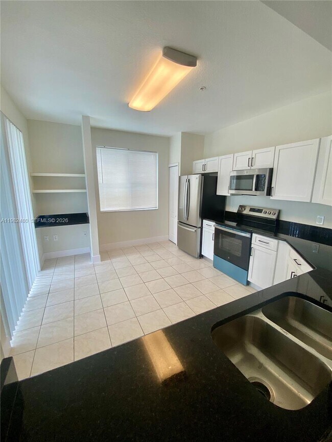 Building Photo - 11032 Legacy Dr