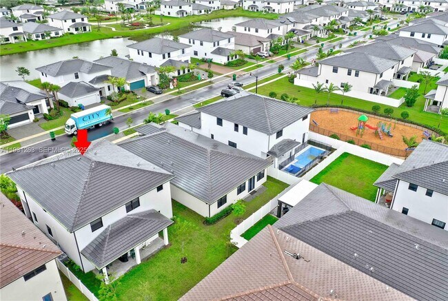 Building Photo - 4416 SW 174th Ave