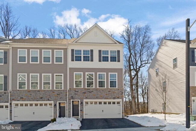 Building Photo - 14 Lilac Cir