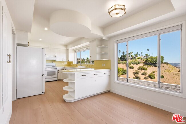 Building Photo - 1682 Larco Way
