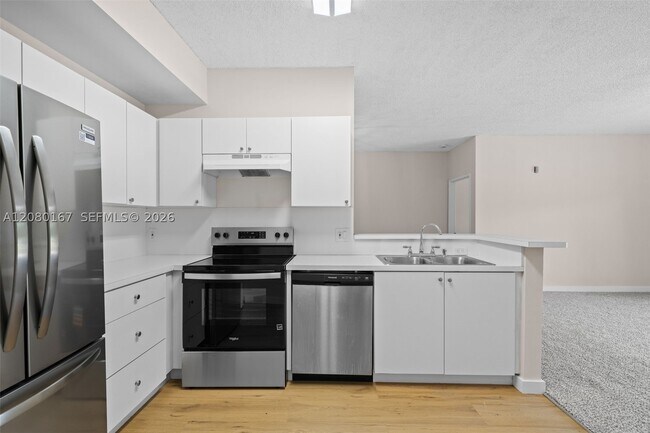Building Photo - 6992 SW 39th St