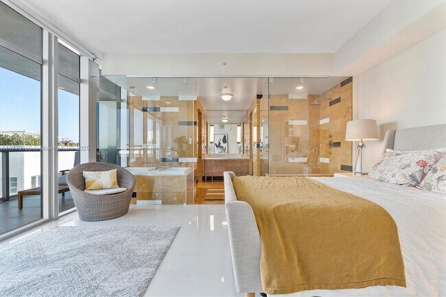 Building Photo - 3737 Collins Ave