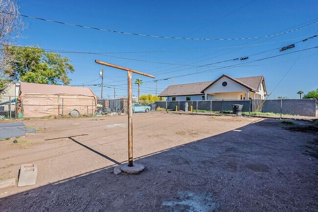 Building Photo - Beautiful Home in Phoenix Arizona
