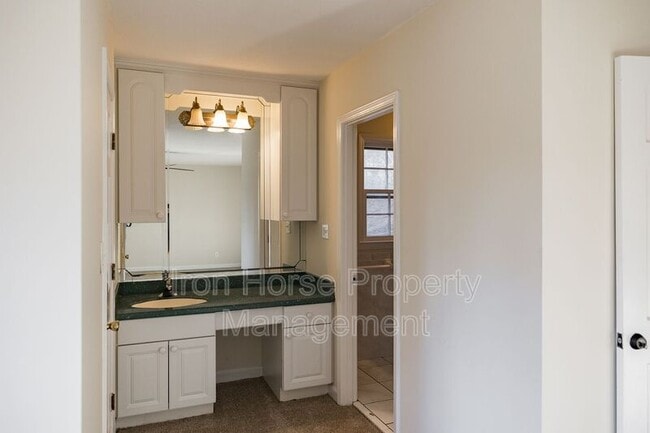 Building Photo - 265 Ponderosa Dr