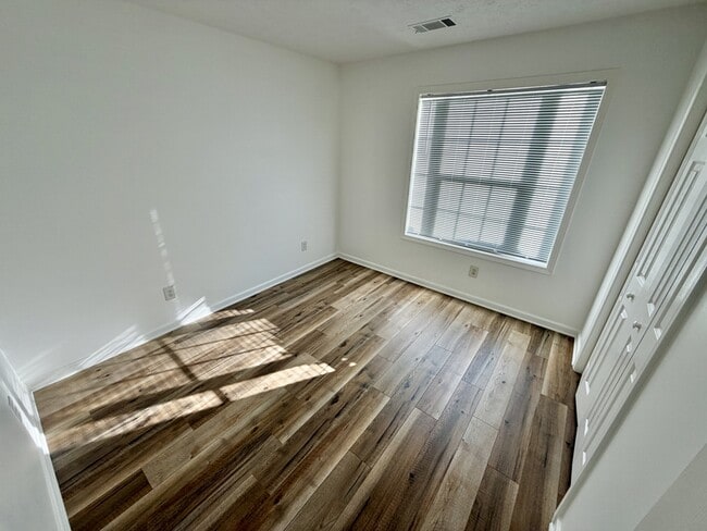 Building Photo - 204 Jessie Ct