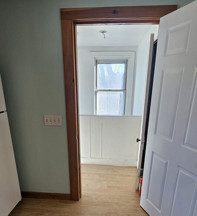 Building Photo - 123 Scott St