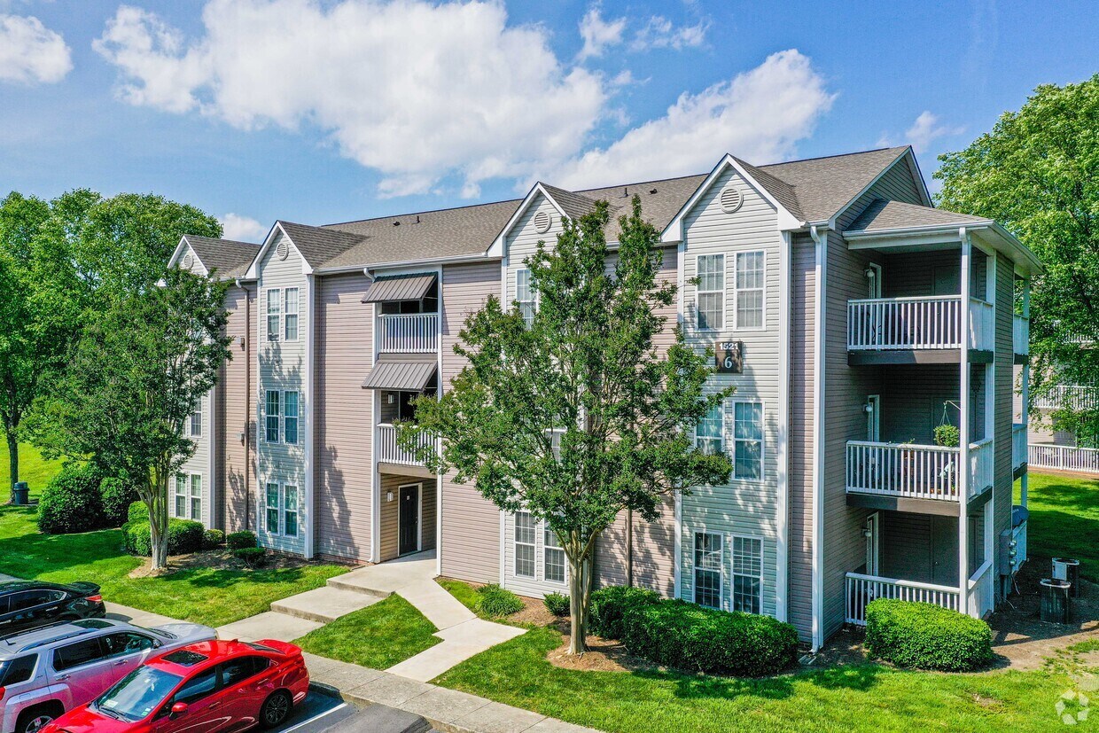 Abbington Place Apartment Homes Greensboro Nc Apartment Finder