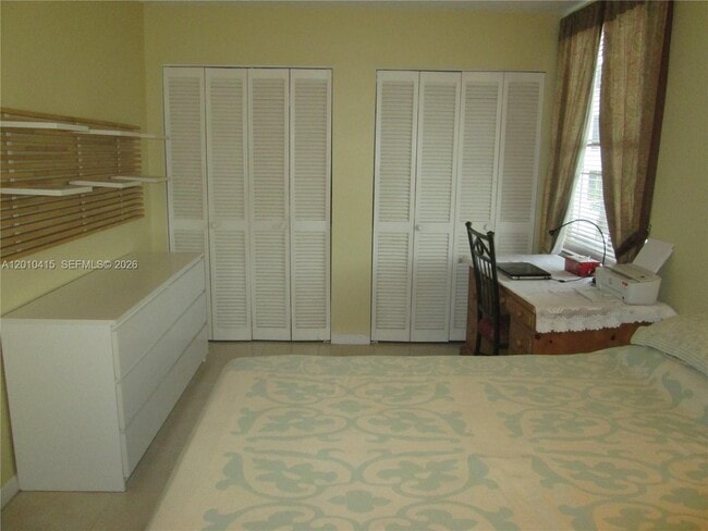 Building Photo - 250 180th Dr