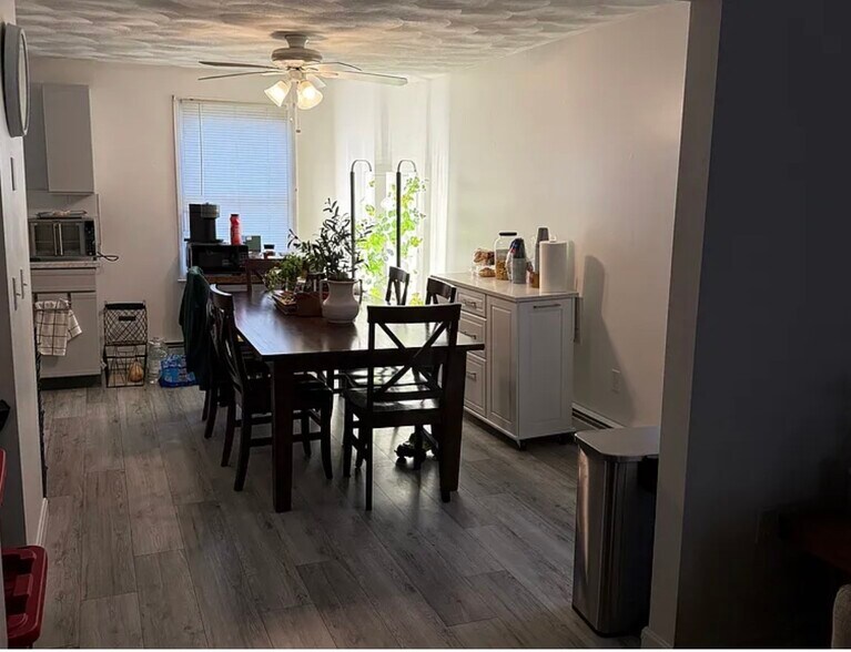 Kitchen with door access to the driveway - 294 Grosvenor Ave