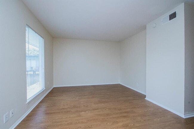Building Photo - 1401 Kipling St