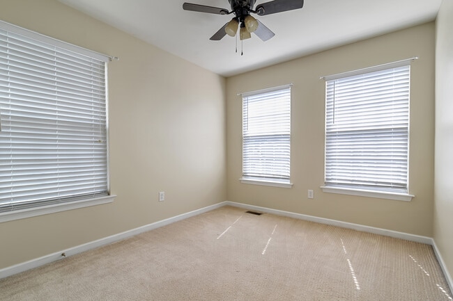 Building Photo - 231 Tidbury Crossing