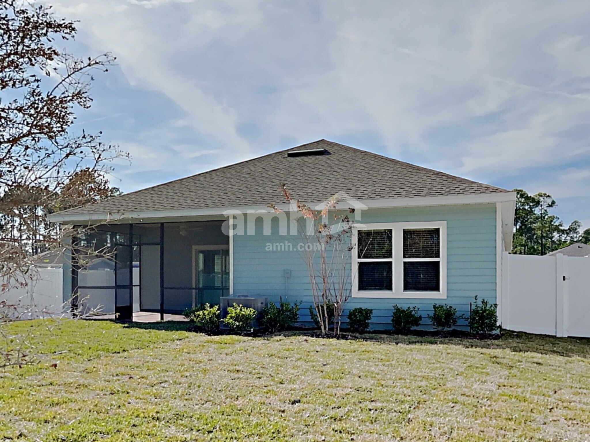 Building Photo - 245 Hemlock Pt